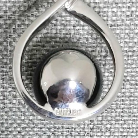 Butler Necklace Silver Toned Twist with Black Stone - Picture 2 of 4